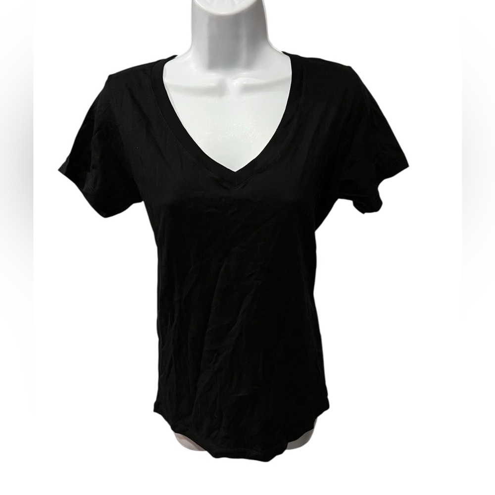 Startee Apparel Black V-Neck Short Sleeve Tee – Size M (NWT)